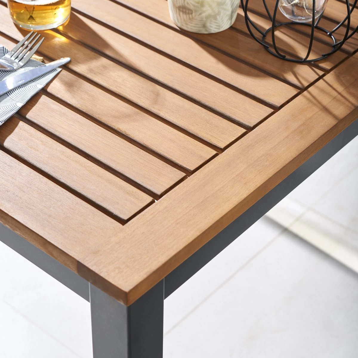 NATERIAL - Tuintafel Vierkant ORIS - 4 Personen - Houten Tafel 90x90 Cm - Aluminium - Met Houten Blad - Eucalyptus - Afbeelding 3